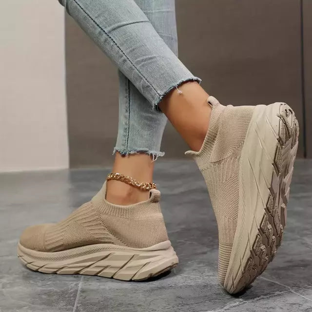 Tênis Slip On Knit: Estilo e Conforto