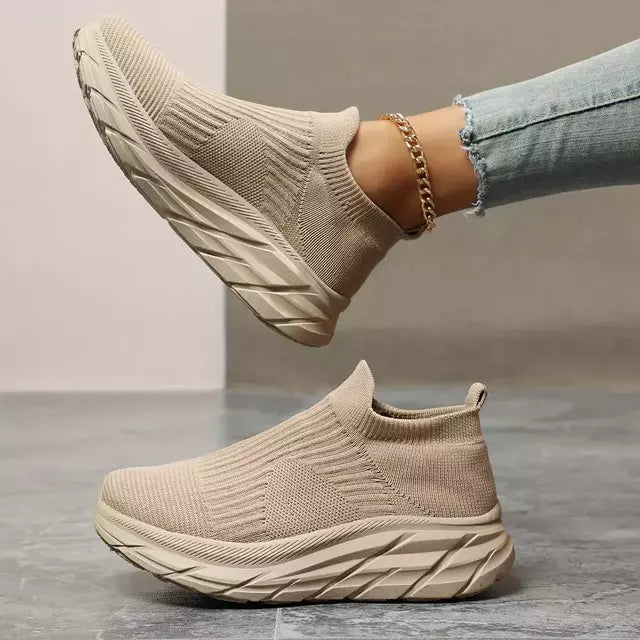 Tênis Slip On Knit: Estilo e Conforto